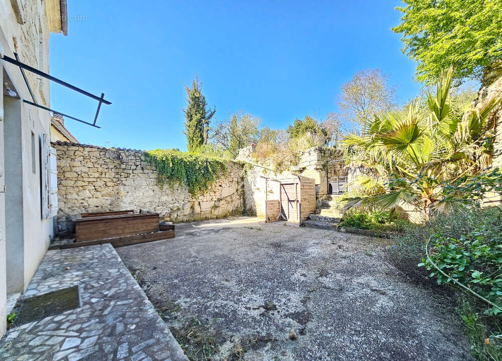 Maison à MOUTHIERS-SUR-BOEME