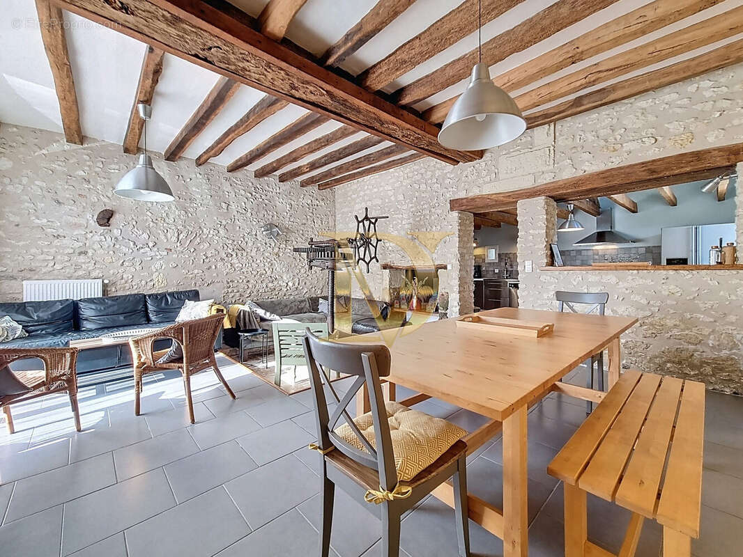 Maison 402 m² à Saint-Georges-Sur-Cher  - photo 8