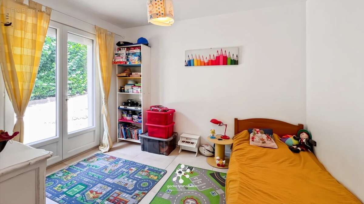 Maison à ROQUEFORT-LES-PINS