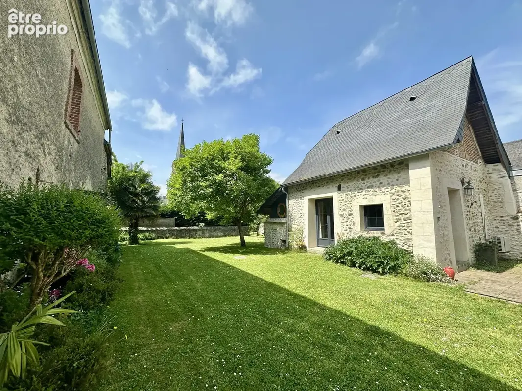 Maison 8 pièces 210 m² à vendre à Nay (64800) - photo 2