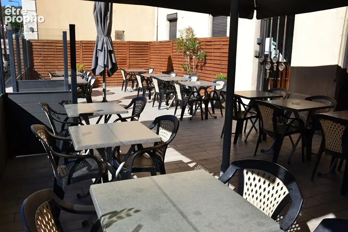 ST Pons de Thomières hérault murs et fonds Bar restaurant Hotel - photo 4