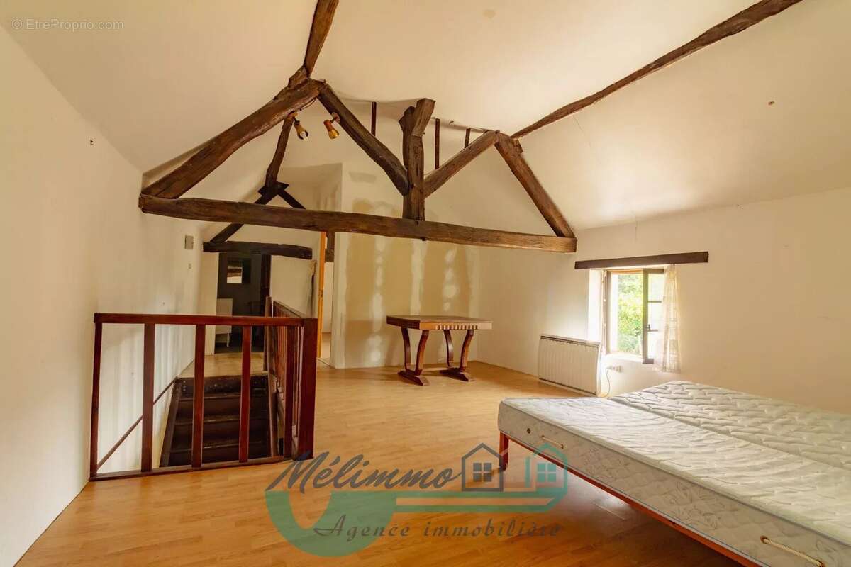 Maison à SOUGERES-EN-PUISAYE