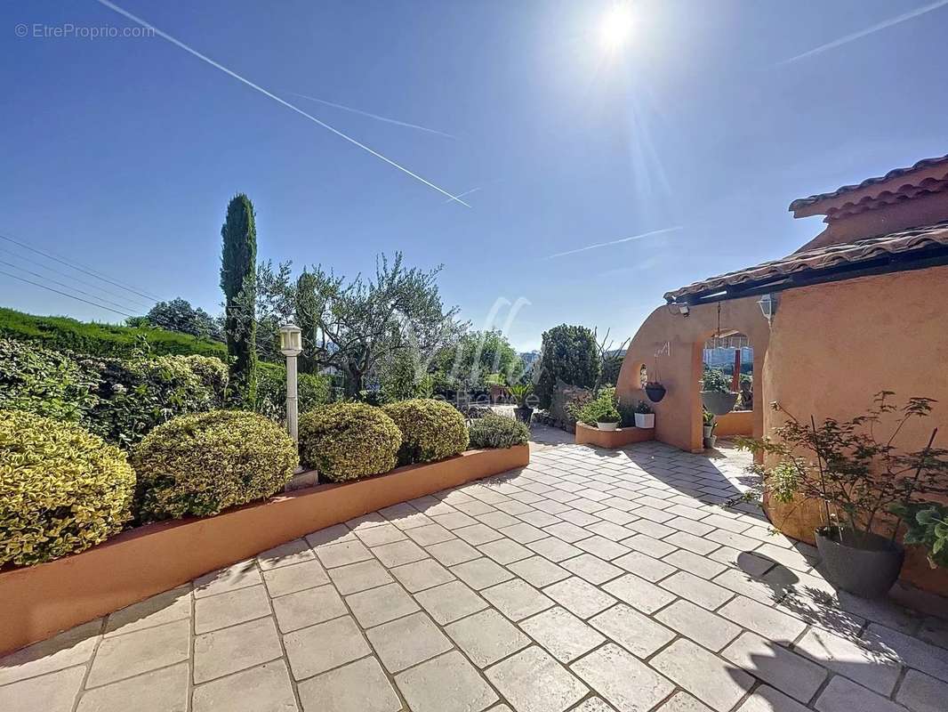 Maison à MANDELIEU-LA-NAPOULE