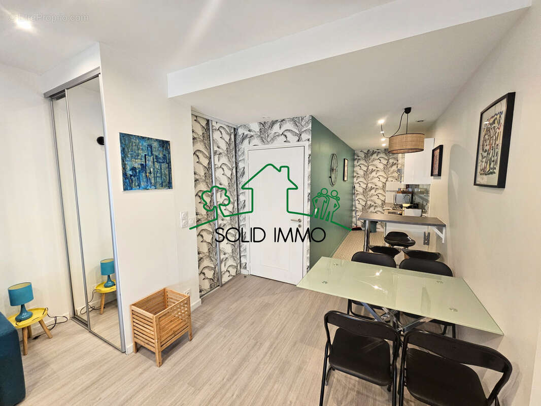 Appartement à PARIS-20E