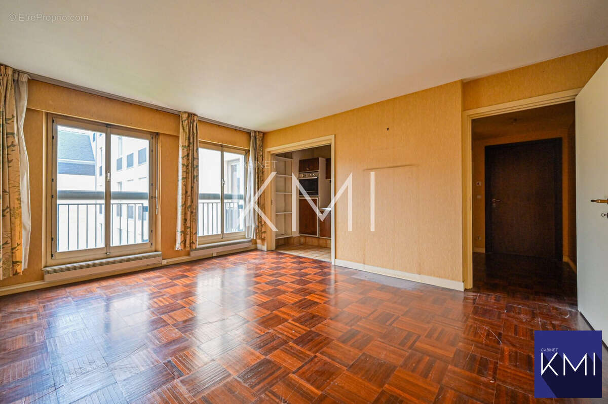Appartement à PARIS-3E