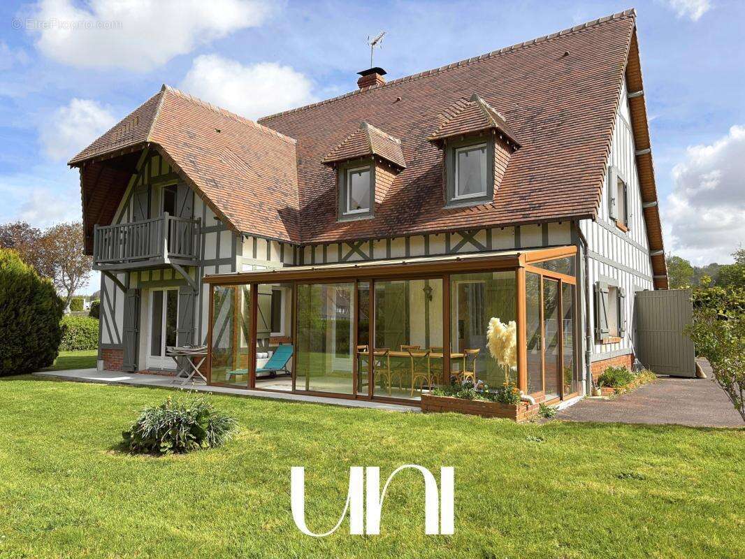 Maison à BONNEVILLE-SUR-TOUQUES