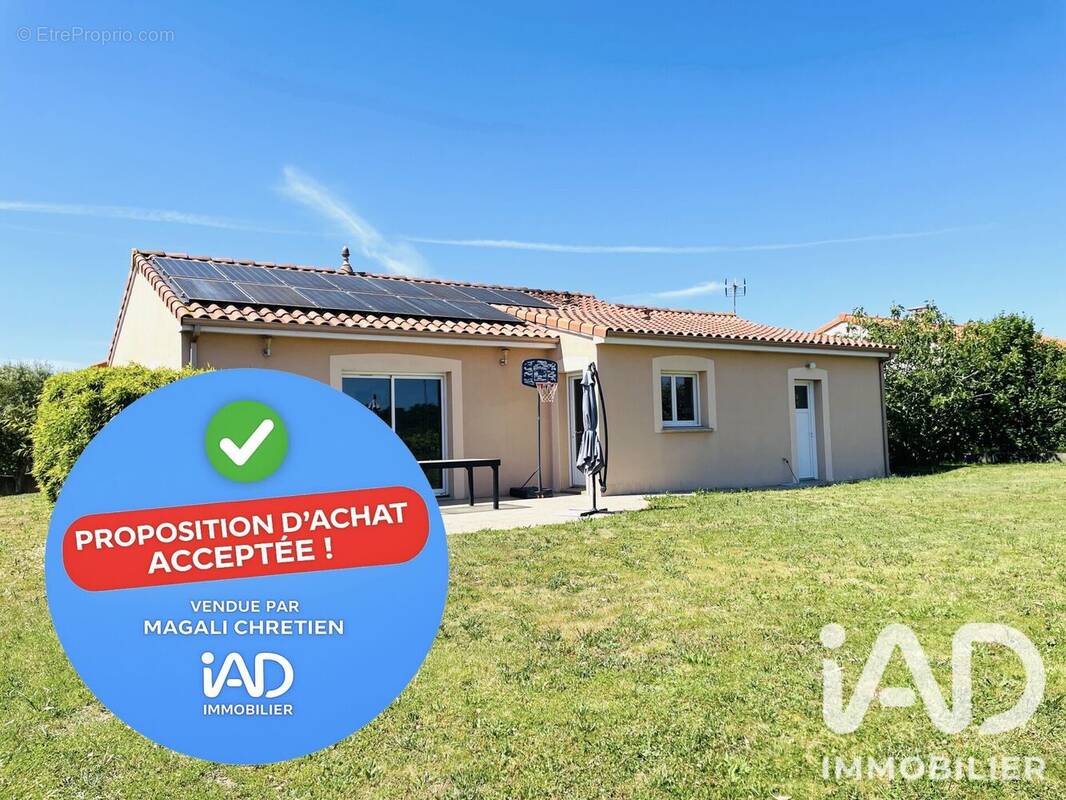 Photo 1 - Maison à CERNUSSON