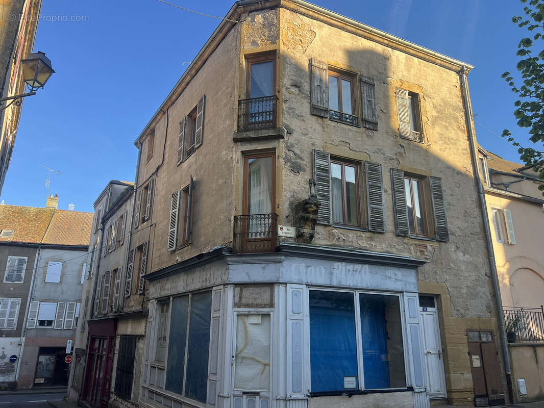 Maison à CHAROLLES