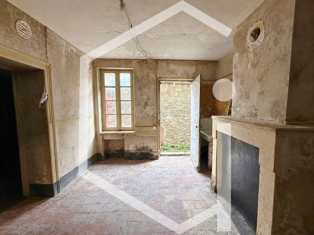 Maison à LA CHARITE-SUR-LOIRE