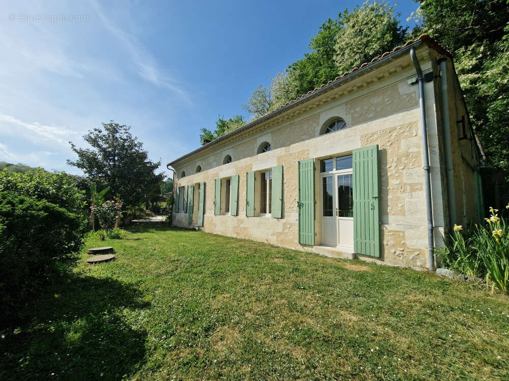 Maison à SAMONAC