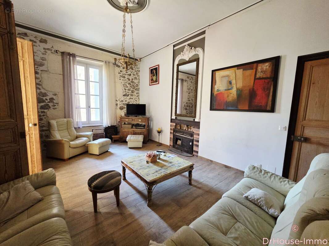 Maison à SAINT-CHINIAN