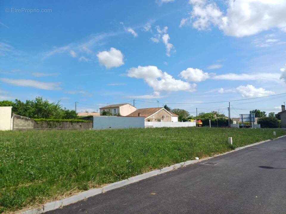 Terrain à GOND-PONTOUVRE