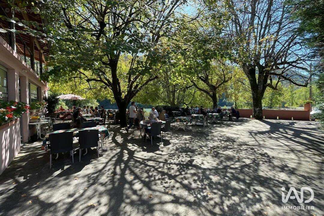 Photo 9 - Commerce à MASSIGNIEU-DE-RIVES