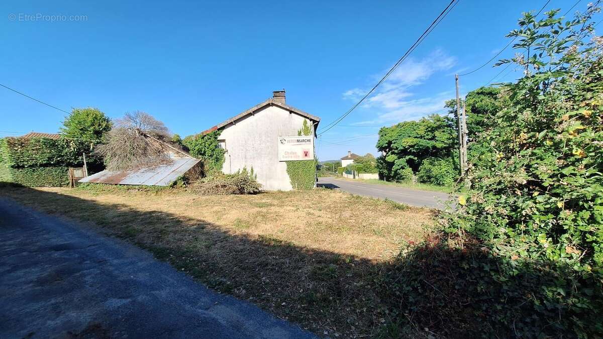 Maison à CHALUS