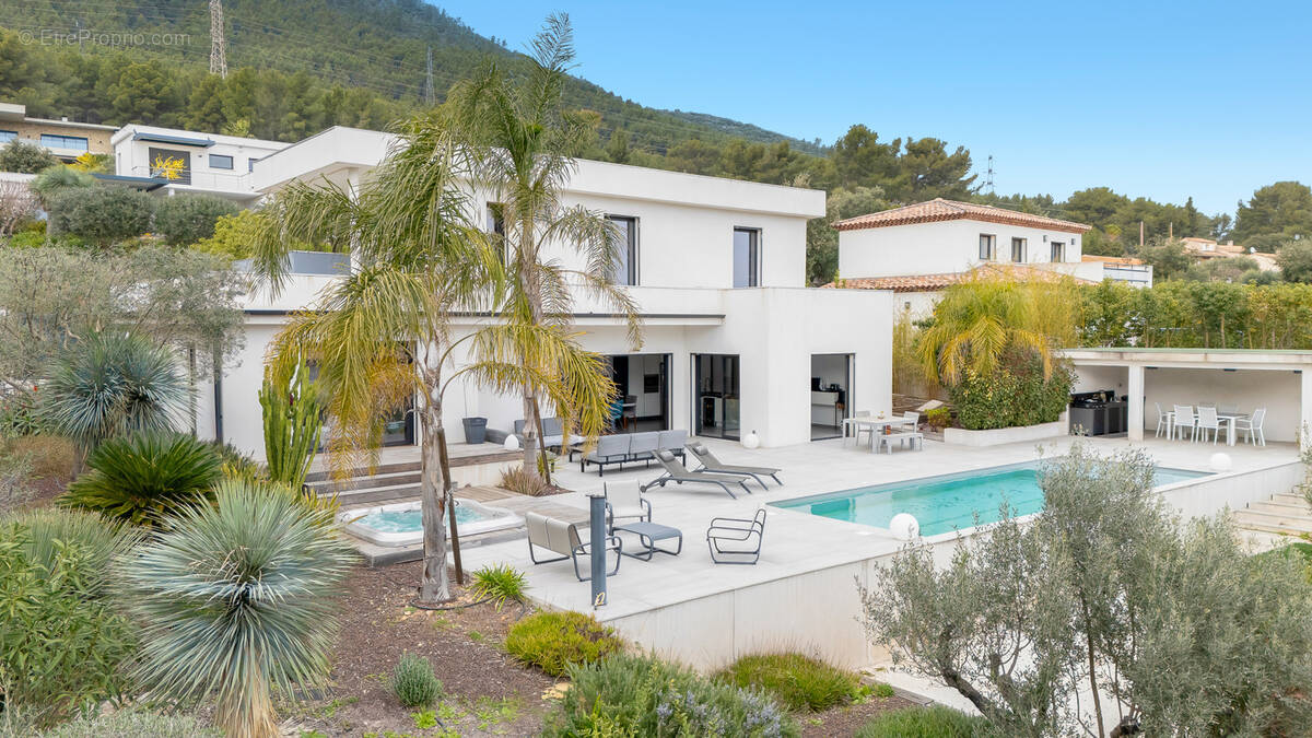 Maison à LA VALETTE-DU-VAR