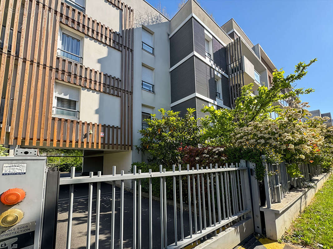 Appartement à ROSNY-SOUS-BOIS
