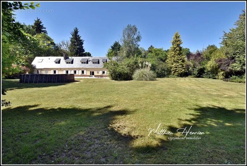 Maison à SYLVAINS-LES-MOULINS