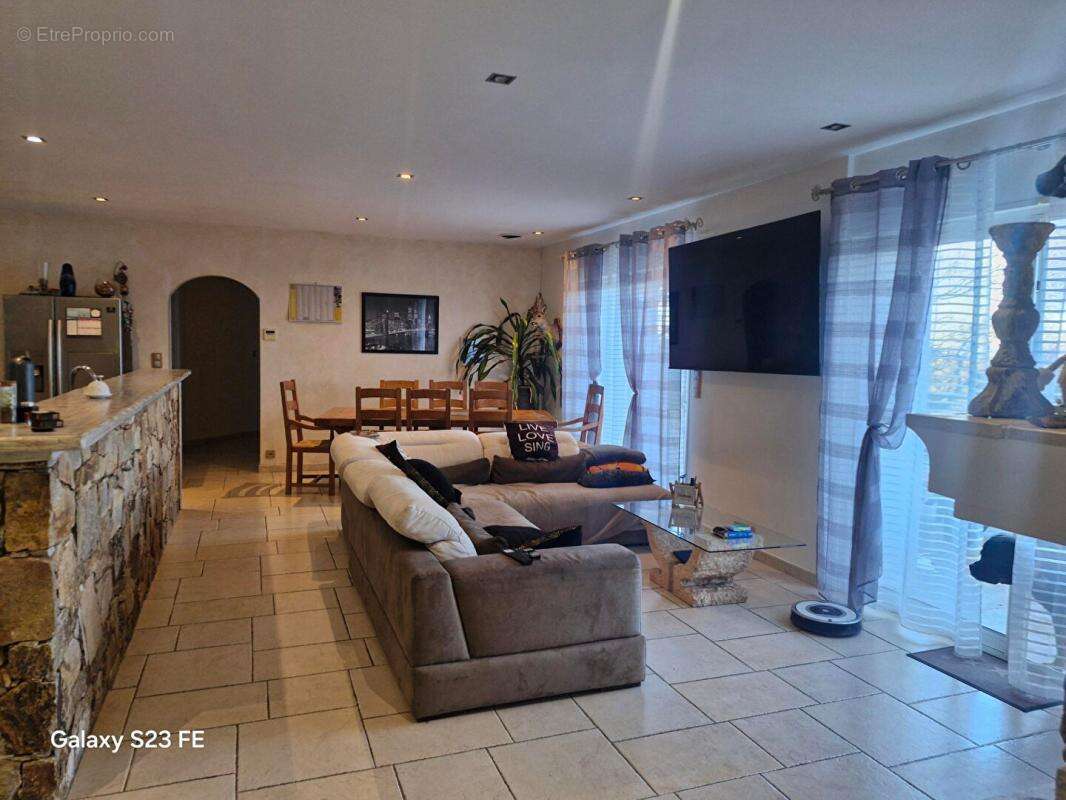 Maison à LE CANNET-DES-MAURES