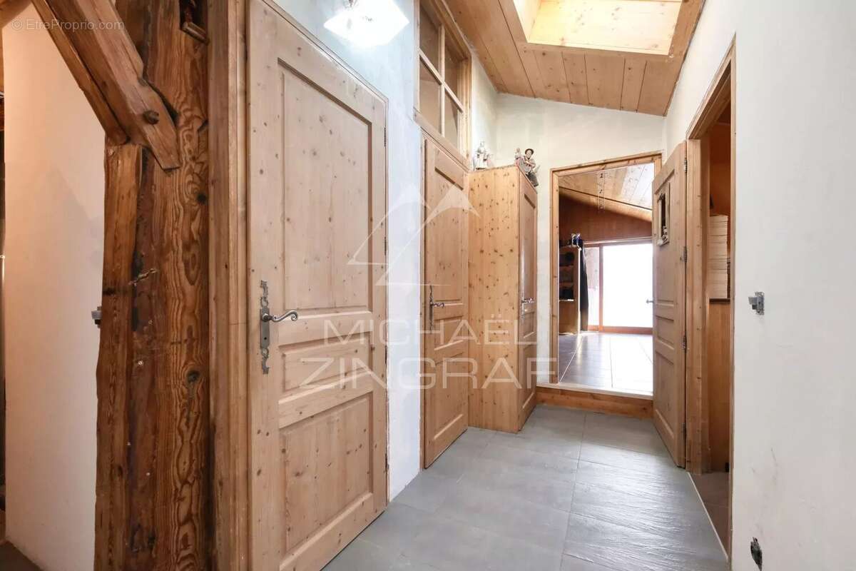 Maison à DEMI-QUARTIER