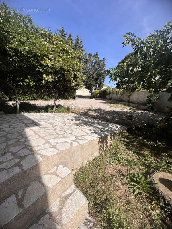 Maison à LE MUY