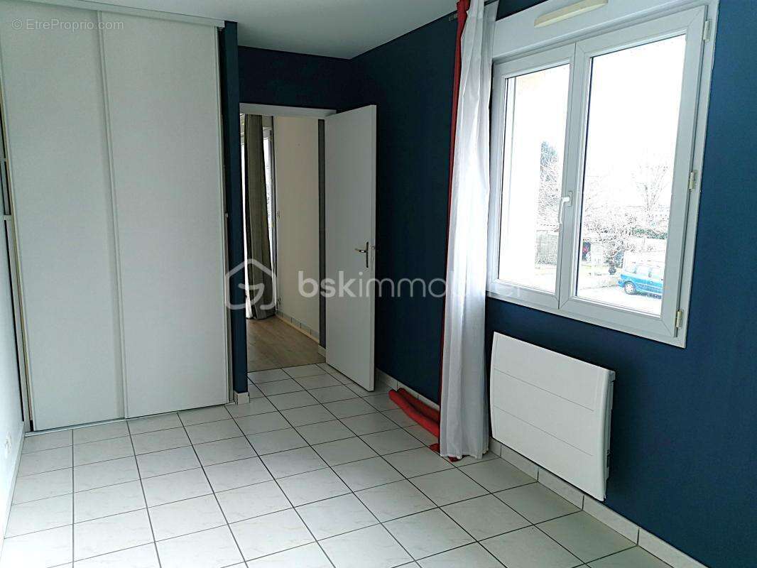 Appartement à LES PONTS-DE-CE