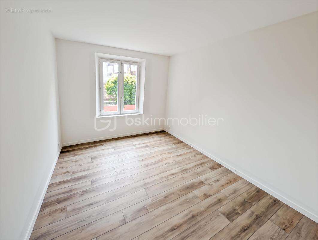 Appartement à EMERAINVILLE