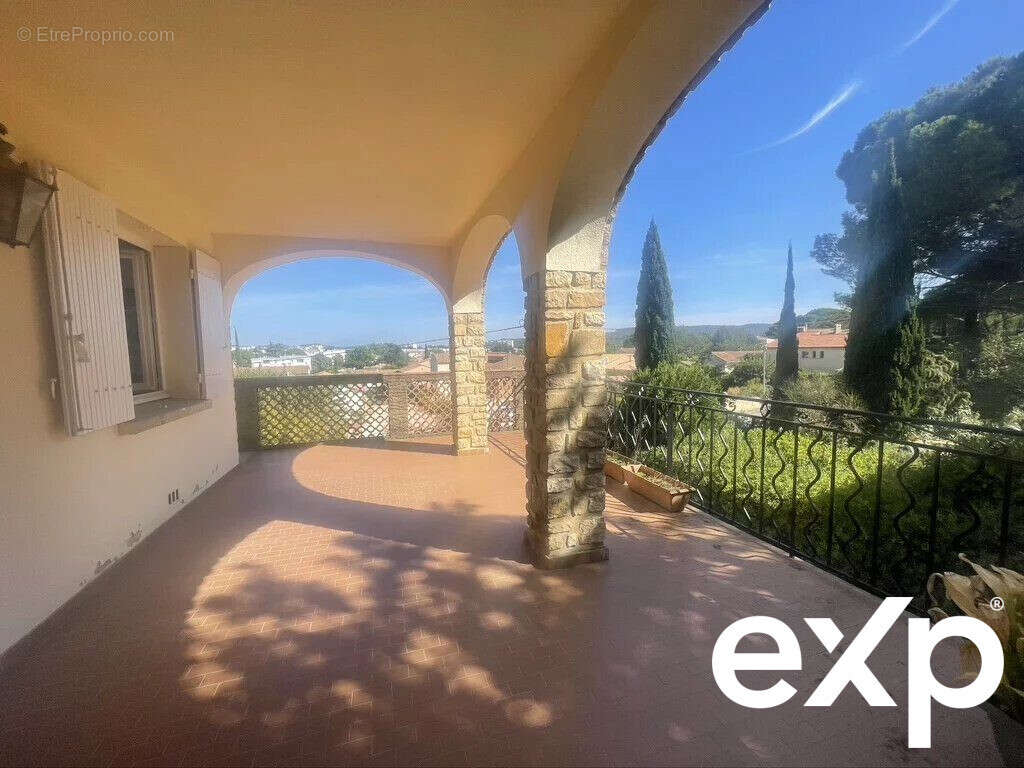 Maison à BAGNOLS-SUR-CEZE