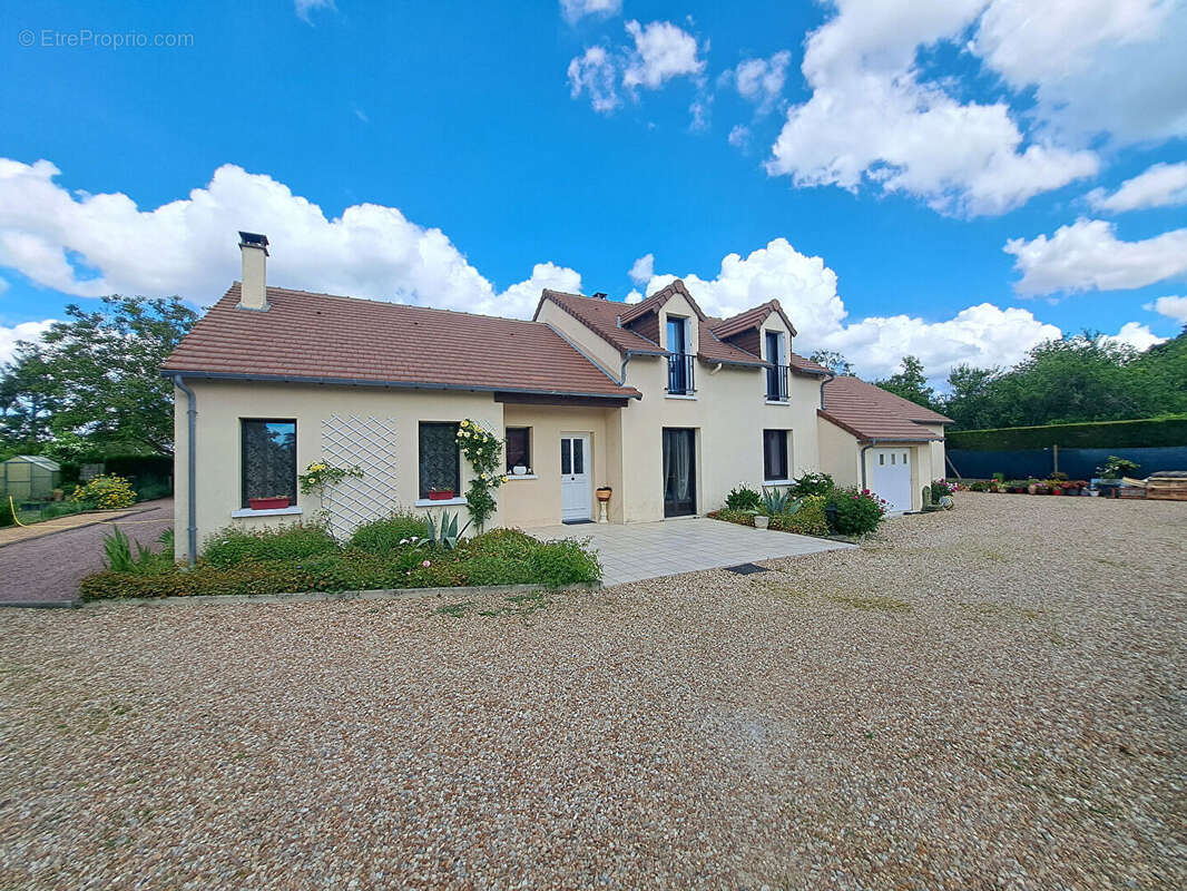 Maison à CHATELLERAULT