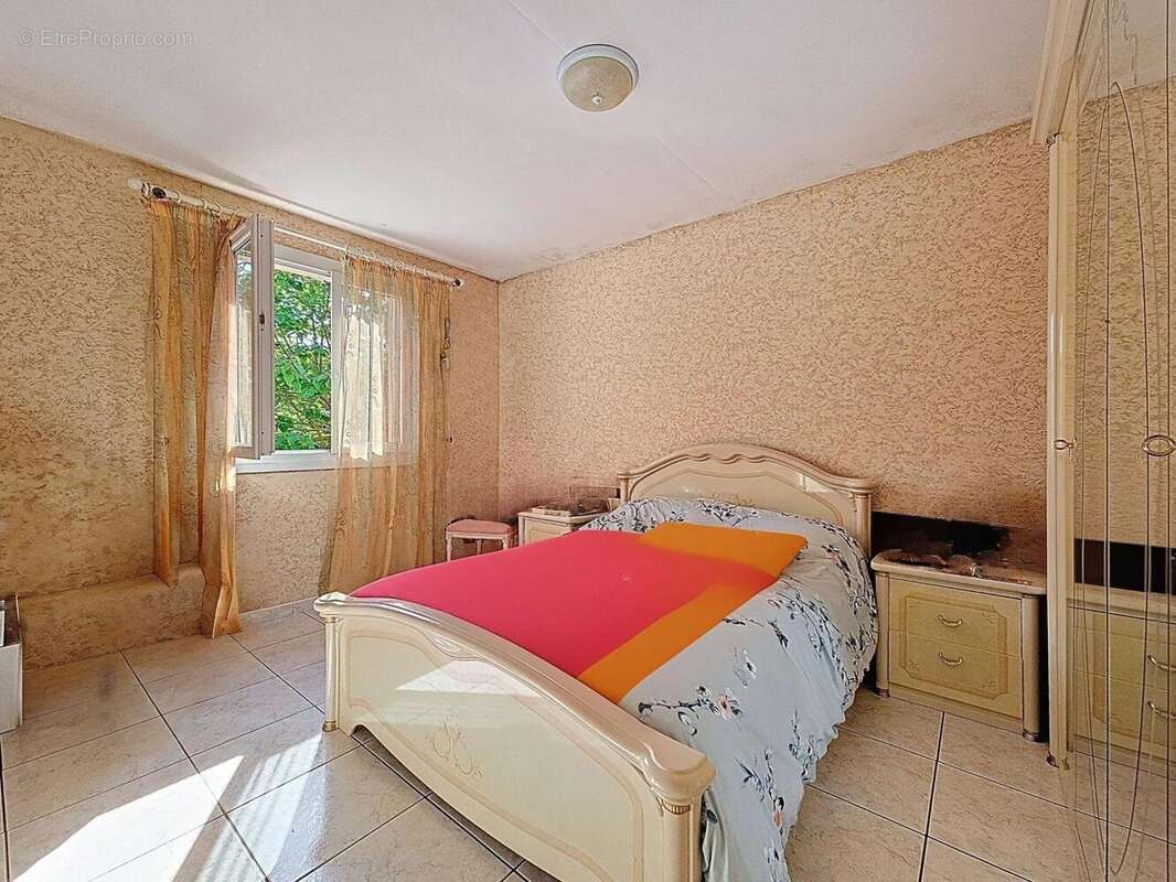 Photo 9 - Maison à VILLENEUVE-LA-COMPTAL