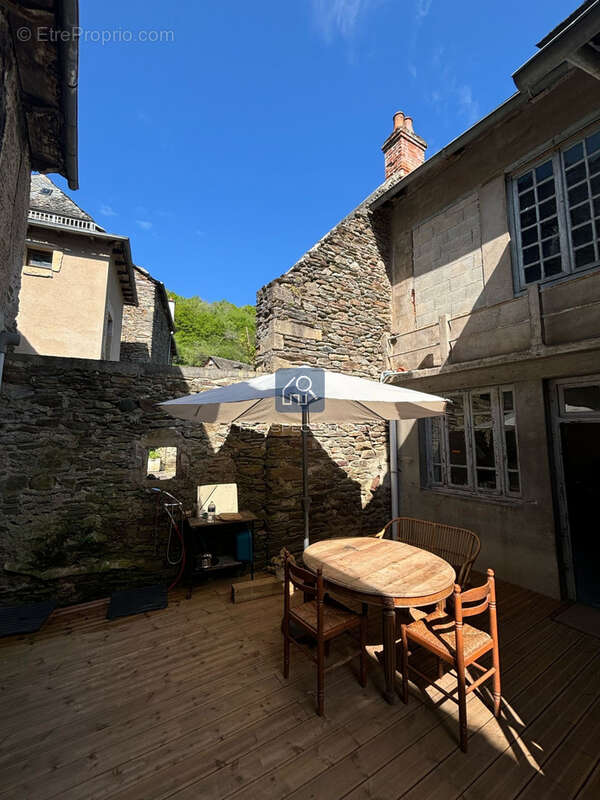 Maison à ESTAING