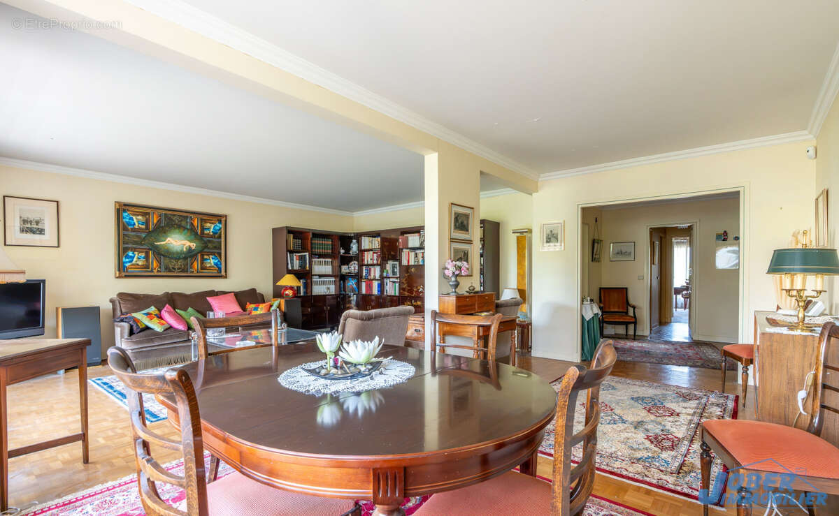 Appartement à NOGENT-SUR-MARNE