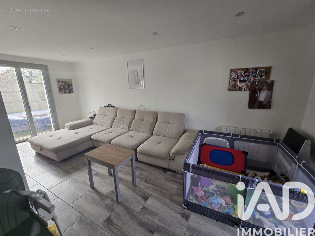 Photo 6 - Maison à YZEURE