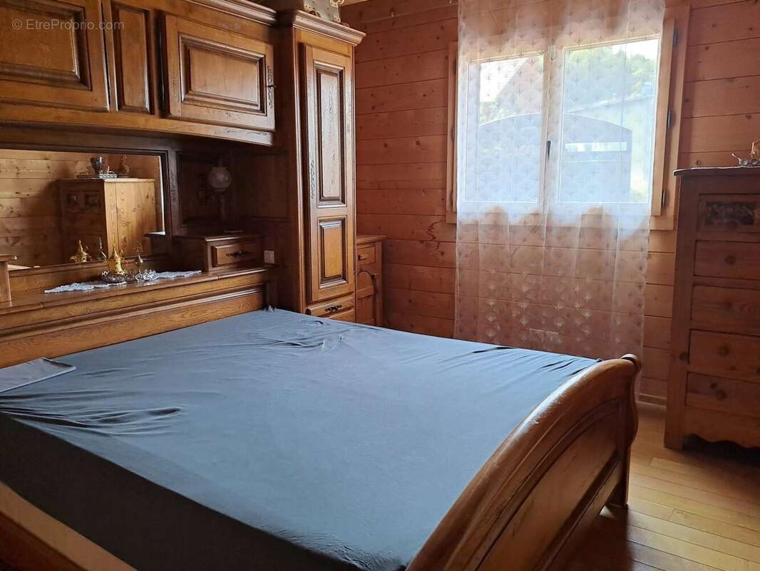 PREMANON : Chalet avec 2 logements et grand garge - photo 14