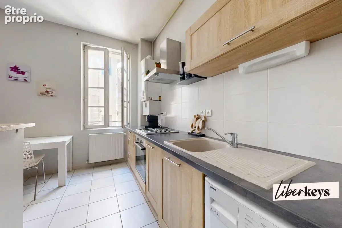  Appartement T2 Intra-Muros proche de la place CRILLON - photo 2