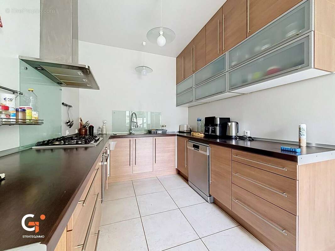 Maison familiale de 245m² à Oissel-sur -Seine - photo 3