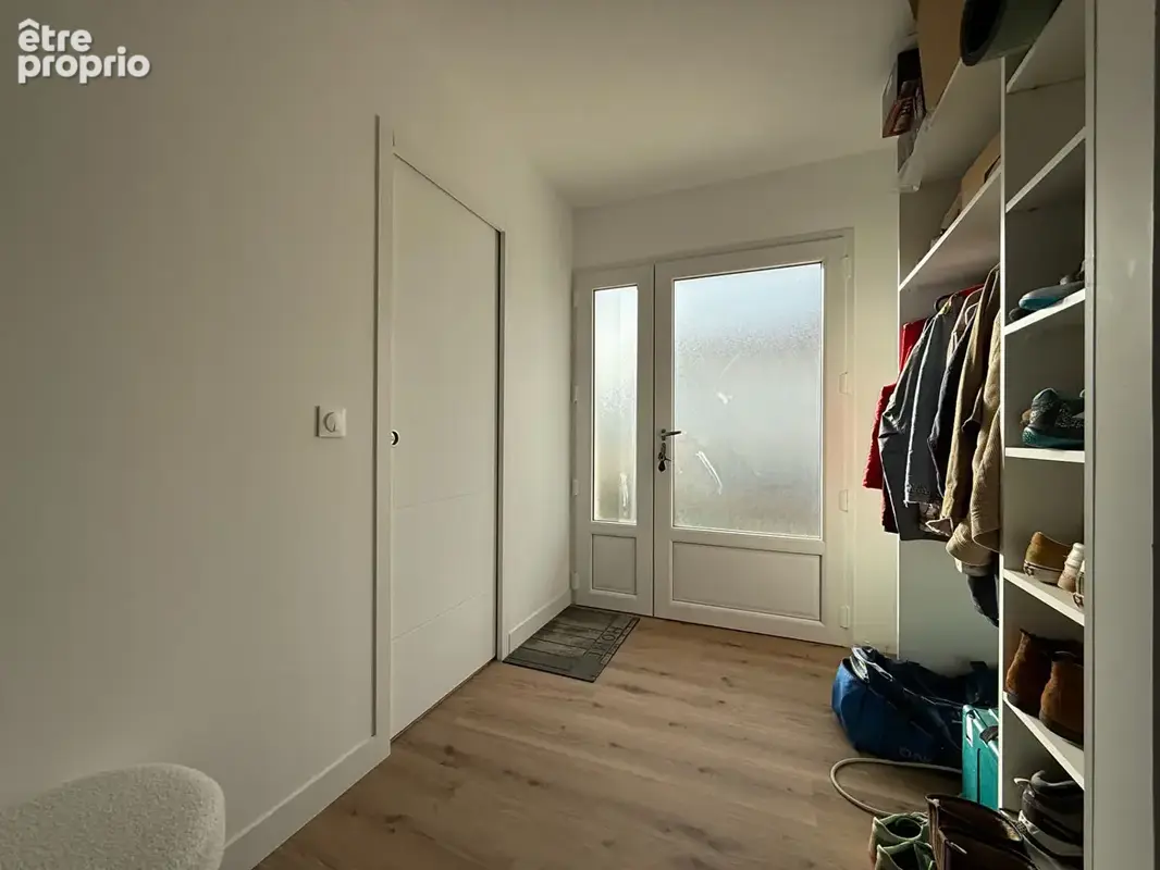 QUARTIER RÉSIDENTIEL - Maison neuve de trois pièces avec grande terrasse bois - photo 10