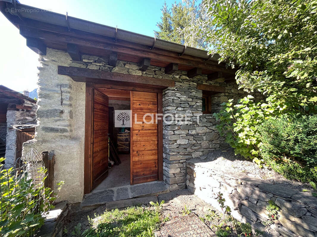 73640 SAINTE FOY TARENTAISE Maison 285m² à rénover et terrain - photo 7