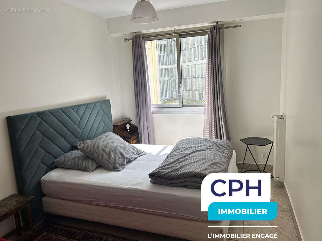 Appartement à COURBEVOIE