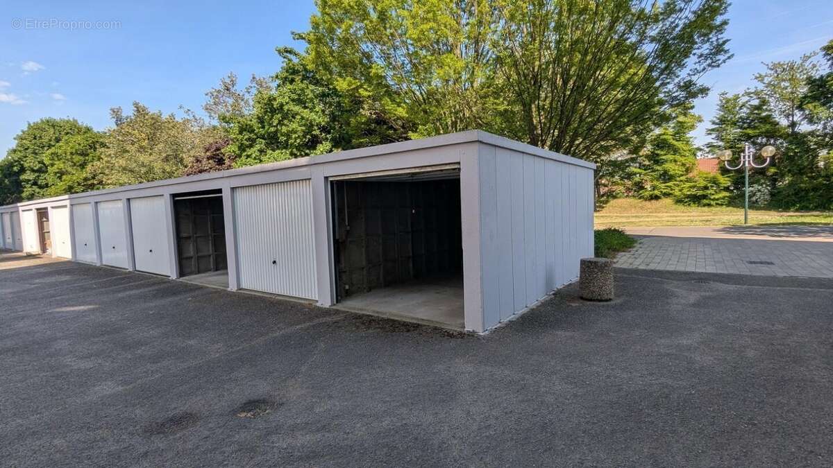 Grand et lumineux T3/4 avec cave (garage en option) - photo 11