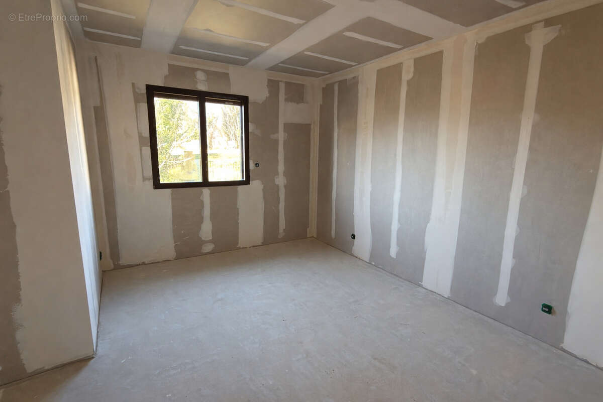 Maison à BOURG-LES-VALENCE