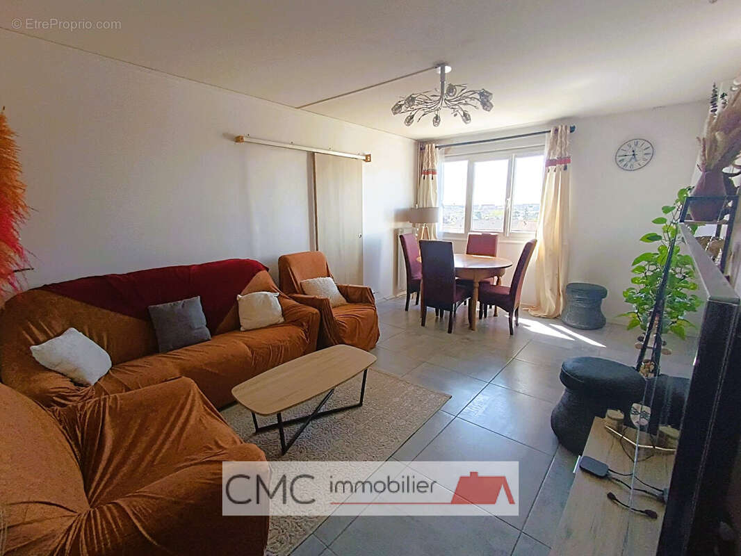 Appartement à MAINVILLIERS