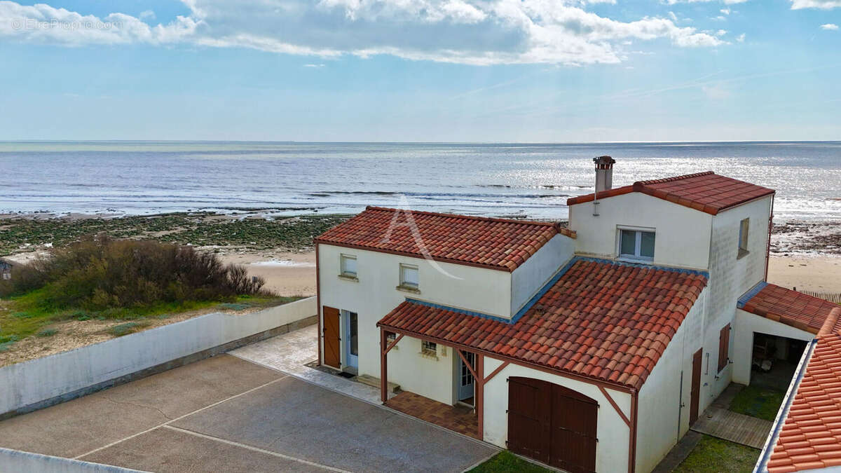 Maison à LONGEVILLE-SUR-MER