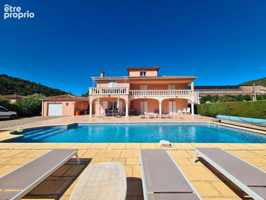Maison 9 pièces 248 m² · à Cessenon-sur-Orb · 248 m² · 668 750 €