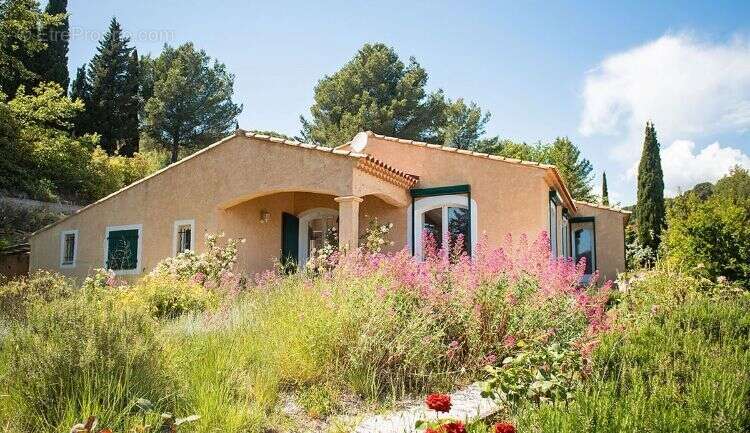 Maison à LE CASTELLET