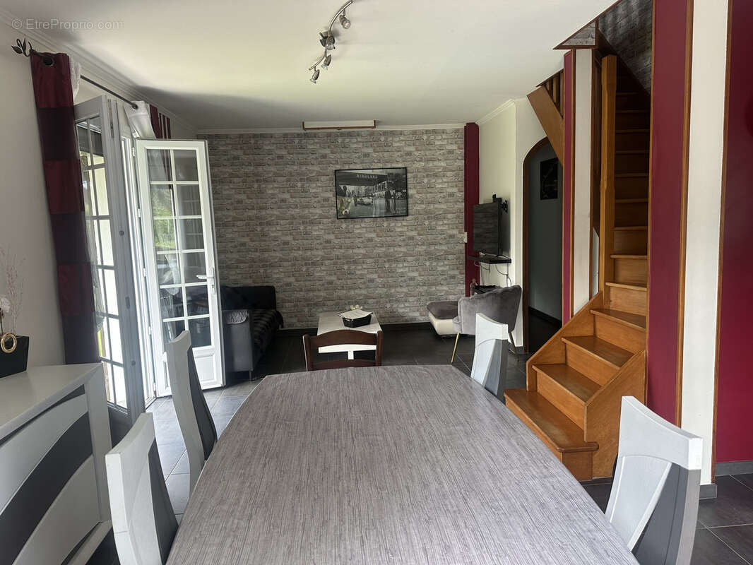 Maison à URT