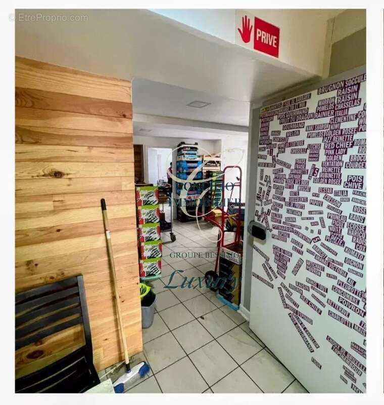 Commerce à VERSAILLES