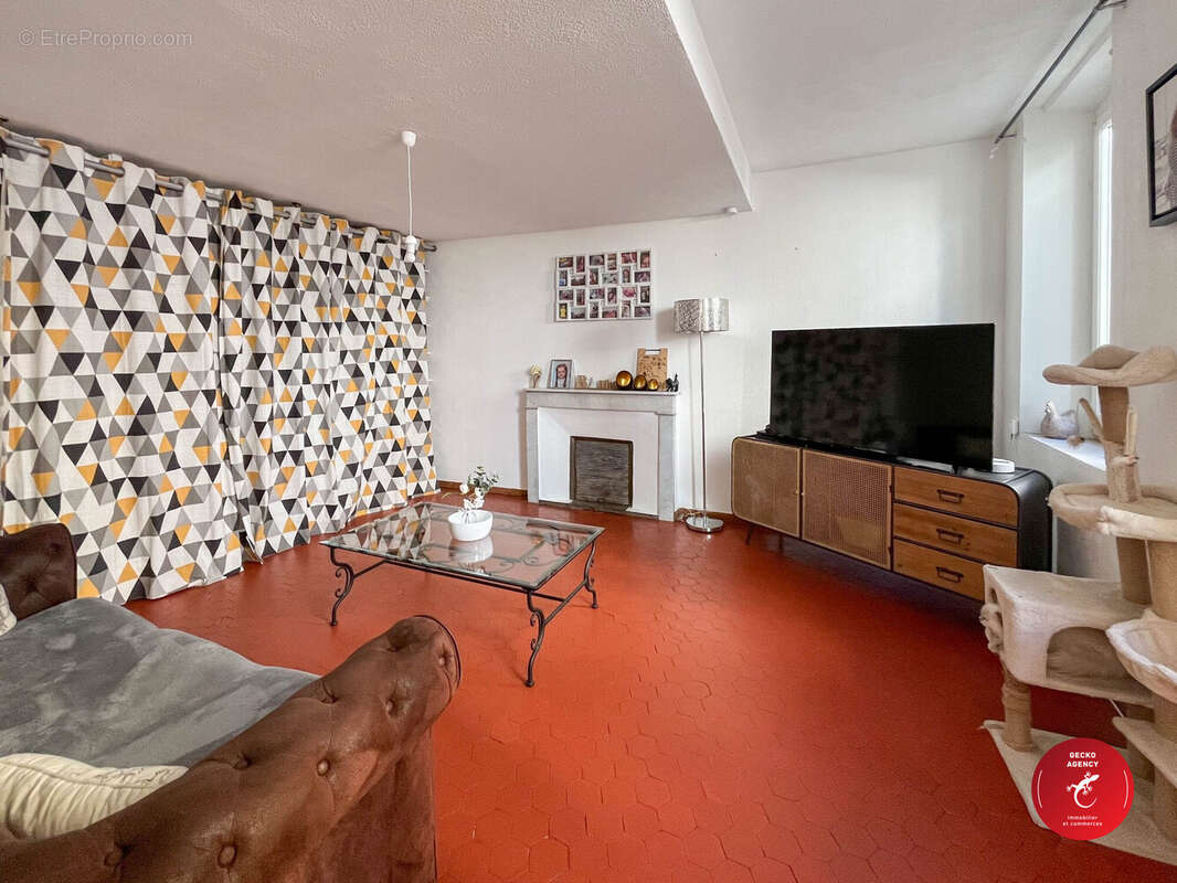 Appartement à FIGANIERES