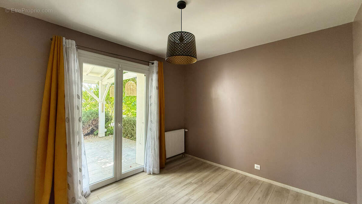 Maison à COUBLEVIE