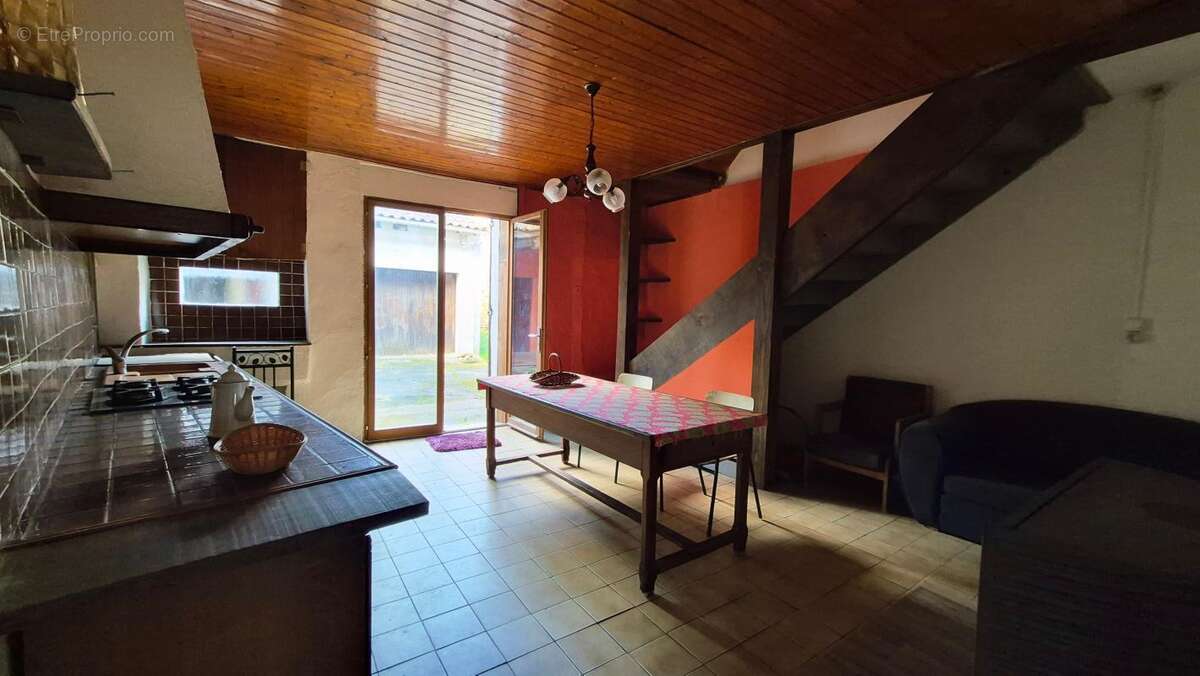Maison à SAINT-MAIME-DE-PEREYROL