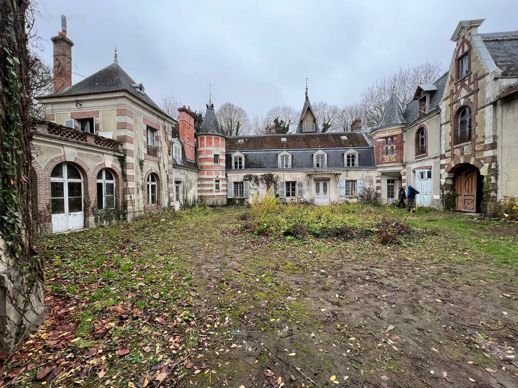 Maison à COUBERT